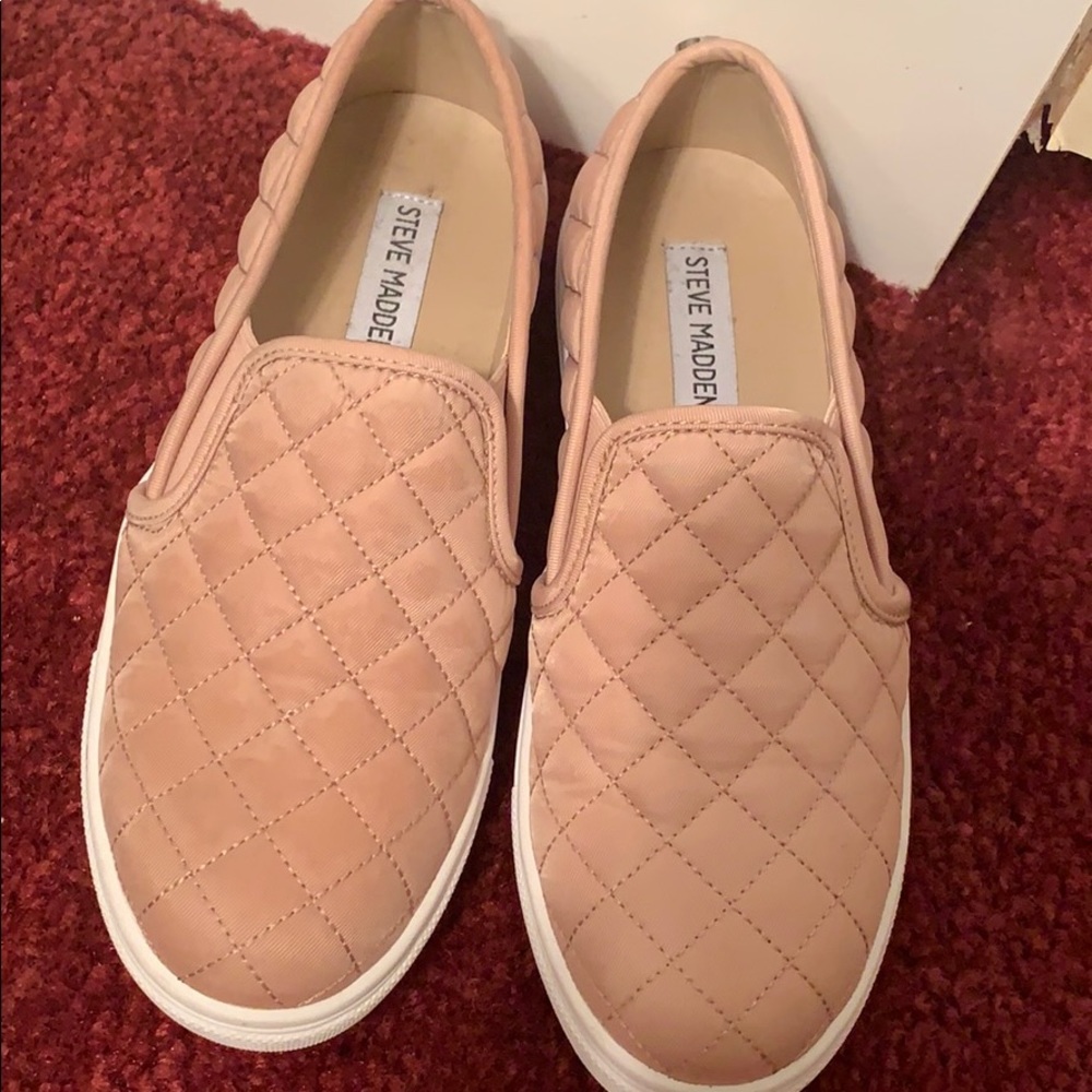 Steve Madden pink slip ons
